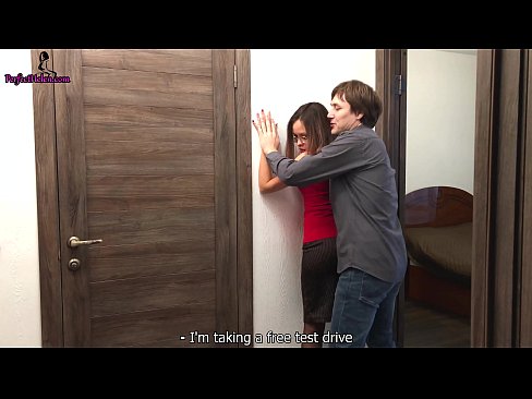 ❤️ सेक्सी रियाल्टर तिची अपार्टमेंट विकताना तिच्या मांजरीला कामुकतेने धक्का देतो आणि चुदतो - क्रेम्पाई ❤️  अश्लील mr.porn-milf-300.ru ❌